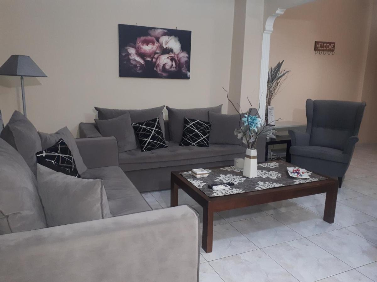 Modern Apartment Chania Center Bagian luar foto